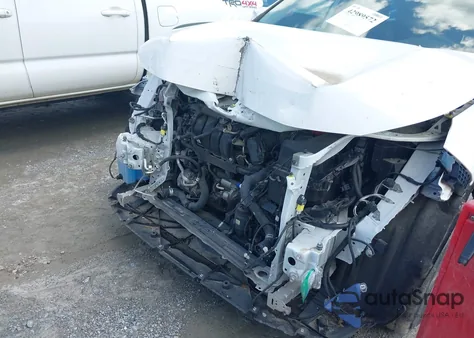 2021 Toyota Rav4 Xle z USA, uszkodzony, nr VIN 2T3W1RFV8MC095277